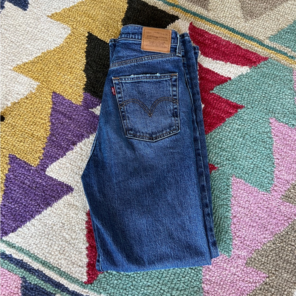 Levi’s Ribcage Ankle Straight Jeans